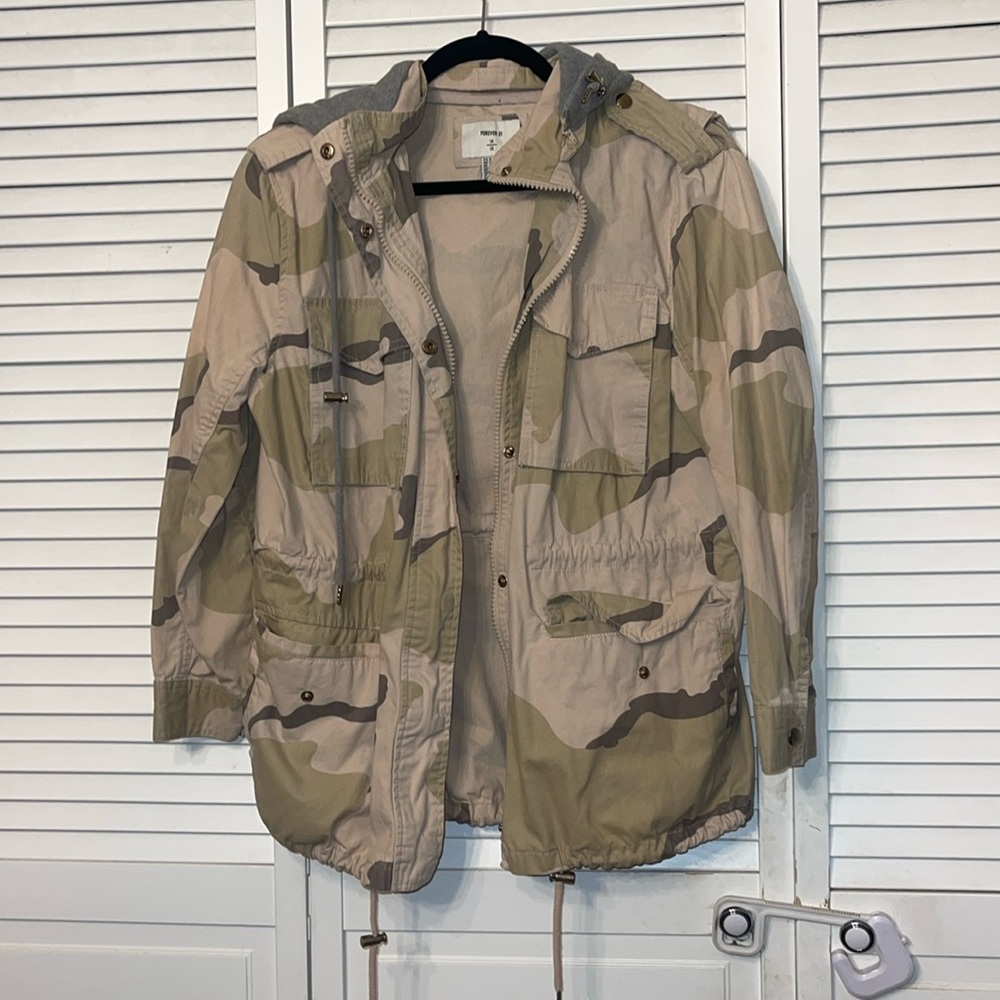 Forever 21 Camouflage Camo Button Down Zipper Utility Jacket